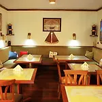 Global Sailing Hotel
