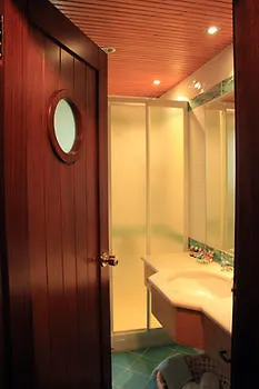 Hotel Global Sailing *